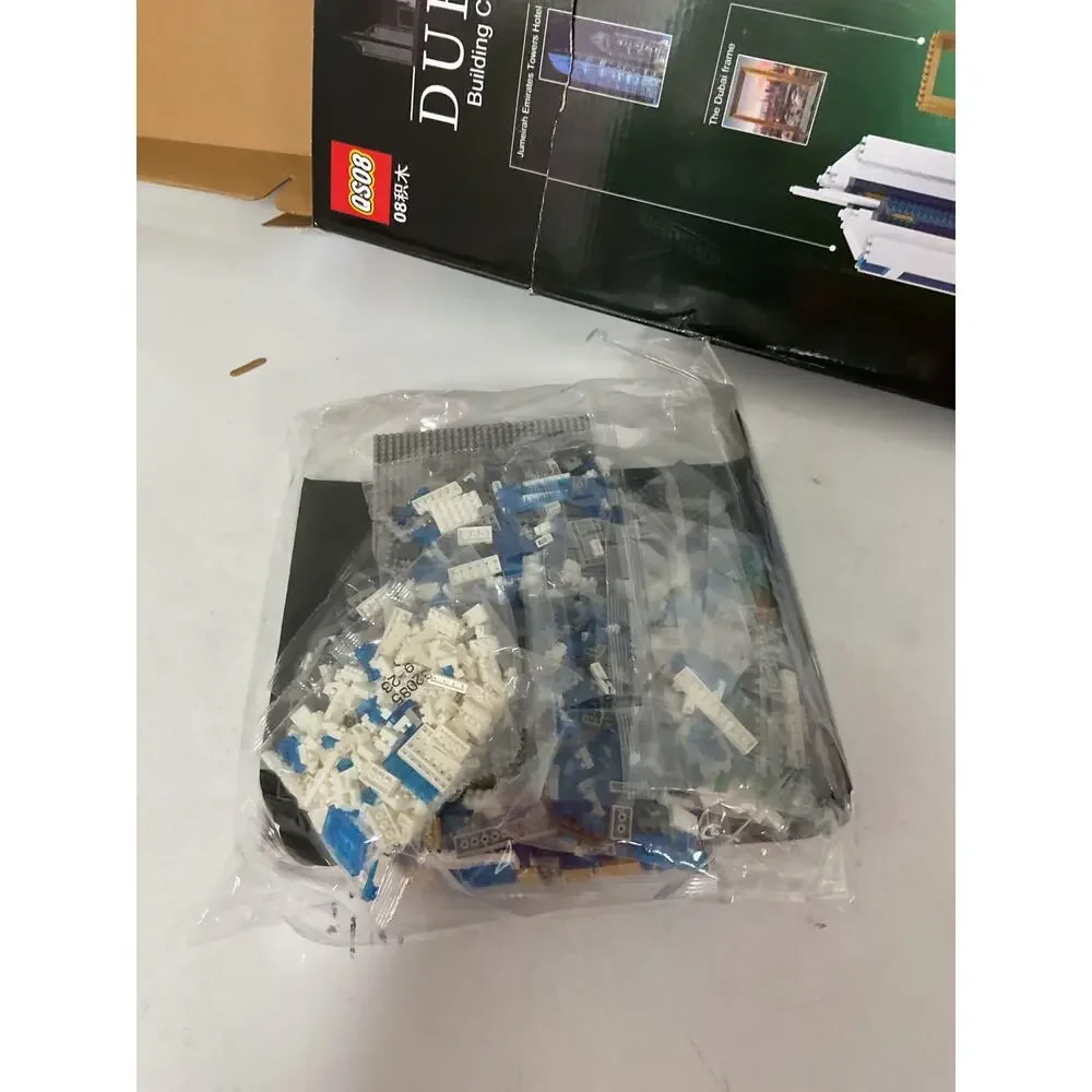 QS08 Dubai City Skyline 3,000 micro-sized building blocks NEW Damaged Box